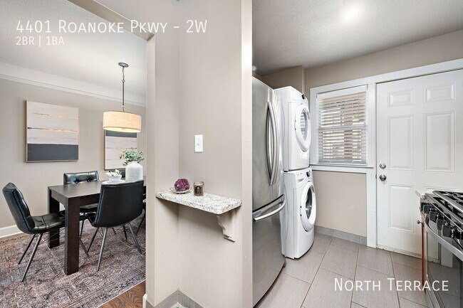 Photo - 4401 Roanoke Pkwy Unidad 2W