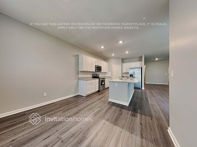 Photo - 121 Webster Cir