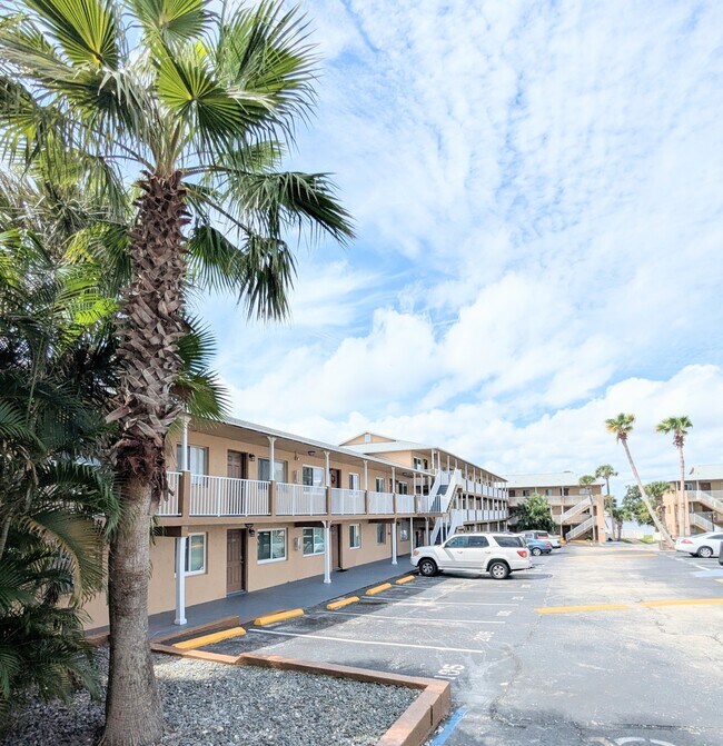 Photo - 411 N Halifax Ave