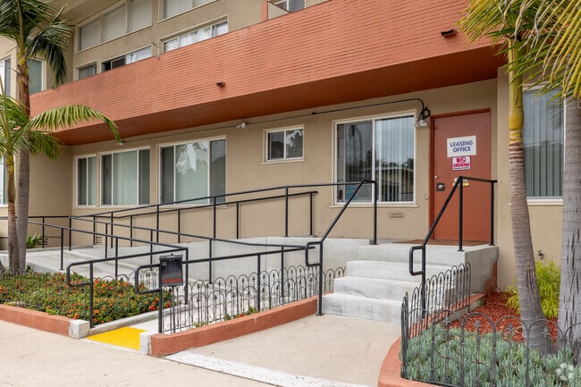 Photo - Keswick Court Apartments