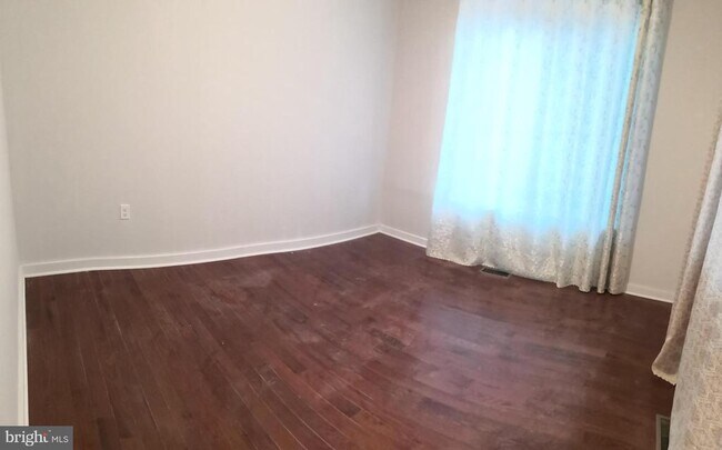 Photo - 615 N 10th St