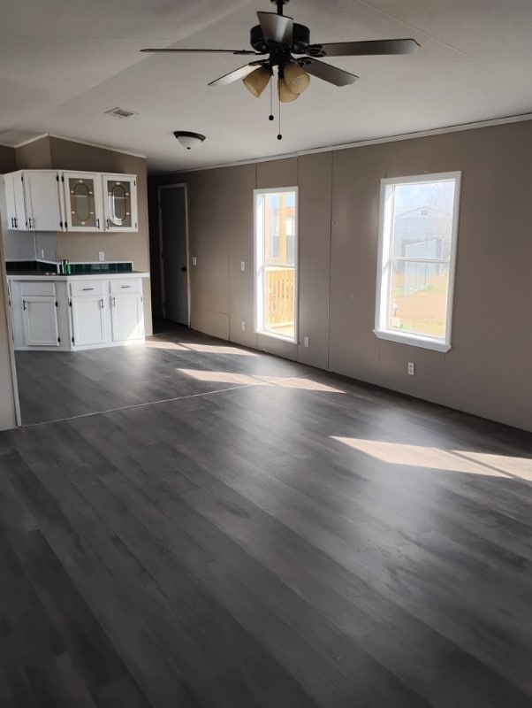 Photo - 1421 Airport Rd