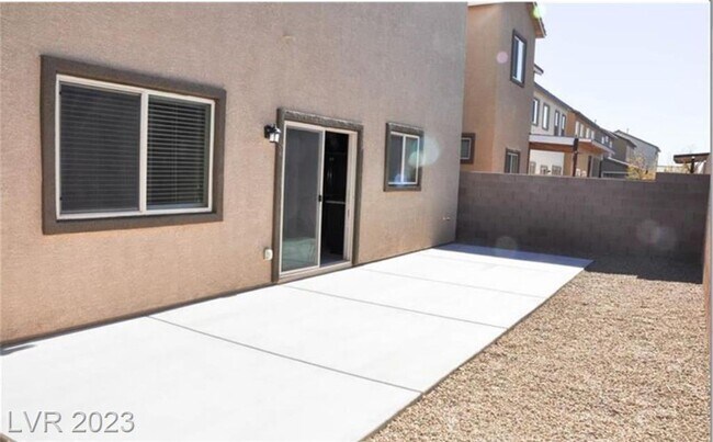 Photo - BEAUTIFUL HOME IMMACULATE AND READY TO MOVE-IN