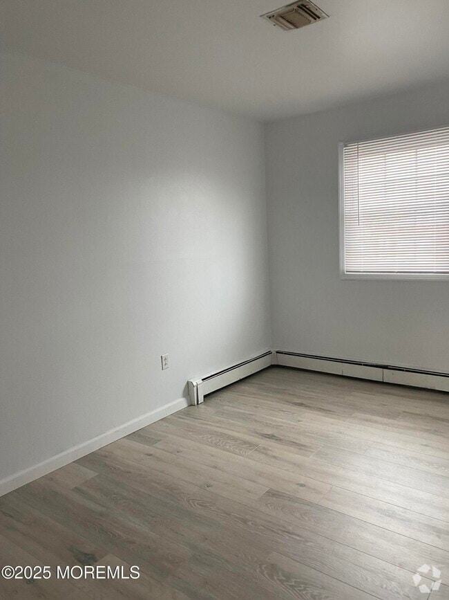 Building Photo - 3126 Bridge Ave Unit 1 Rental