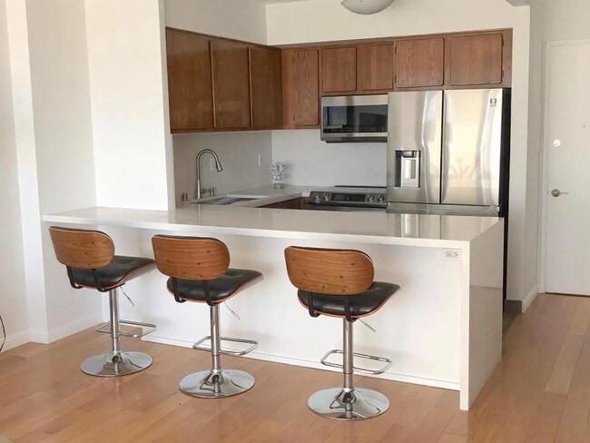 Photo - 969 Hilgard Ave Unit 609