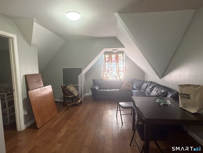 Photo - 25 E Pearl St