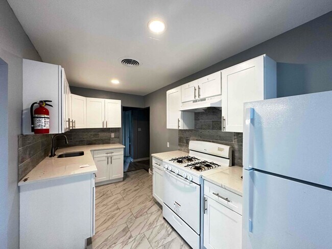 Photo - 198 Salem Dr