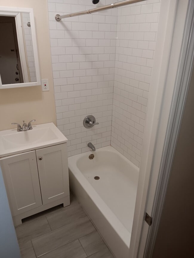 Building Photo - 449 Pavonia Ave