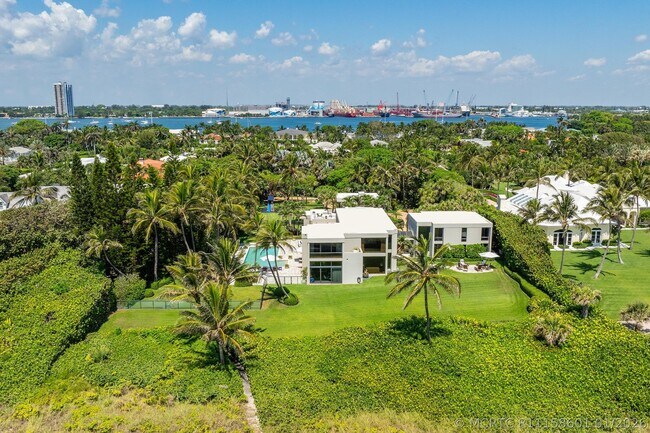 1446 N Ocean Blvd