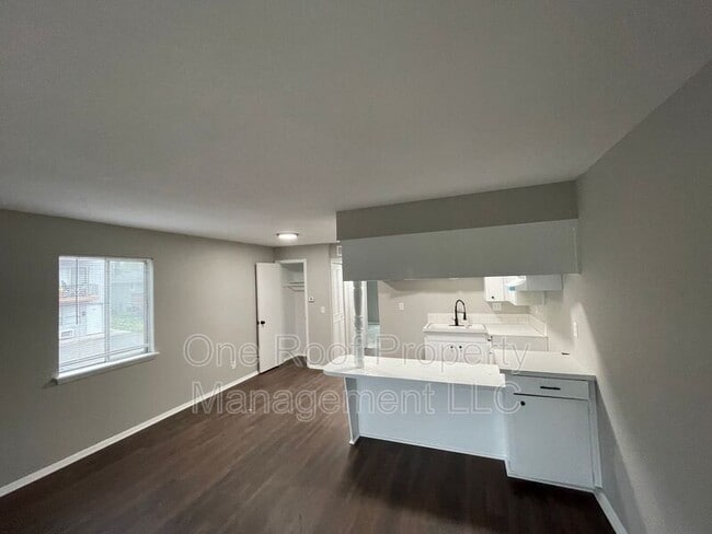 Photo - 3113 Barnett Ave