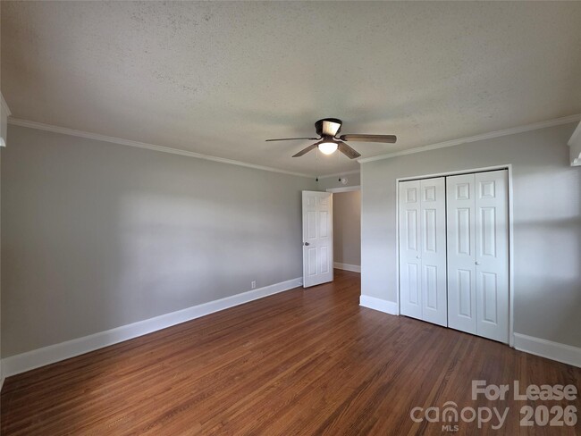 Photo - 1310 Oakwood Ave