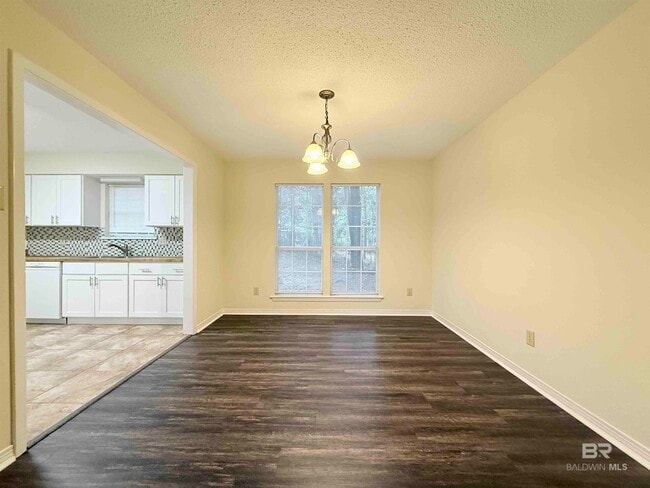 Photo - 233 Ridgewood Dr