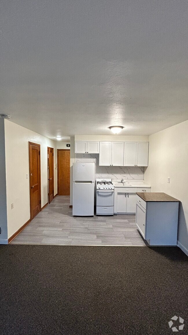 Building Photo - 1225 St Clair Ave Rental