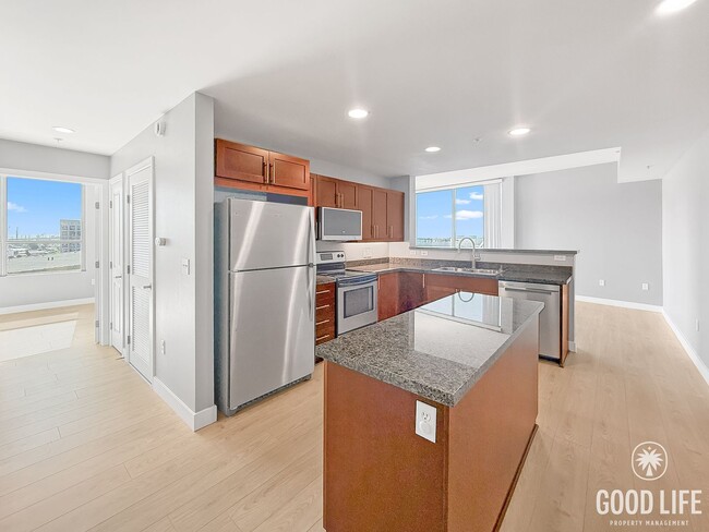 Building Photo - Downtown Luxury Living with AMAZING Petco ... Unit 1006