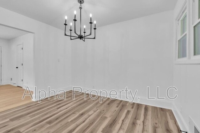 Photo - 403 Watkins Rd