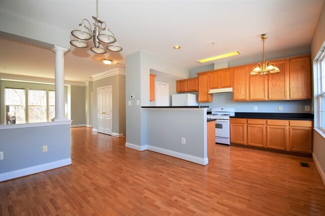 Photo - Fantastic 3 Bedroom 2.5 Bathroom Townhouse in KING FARM!