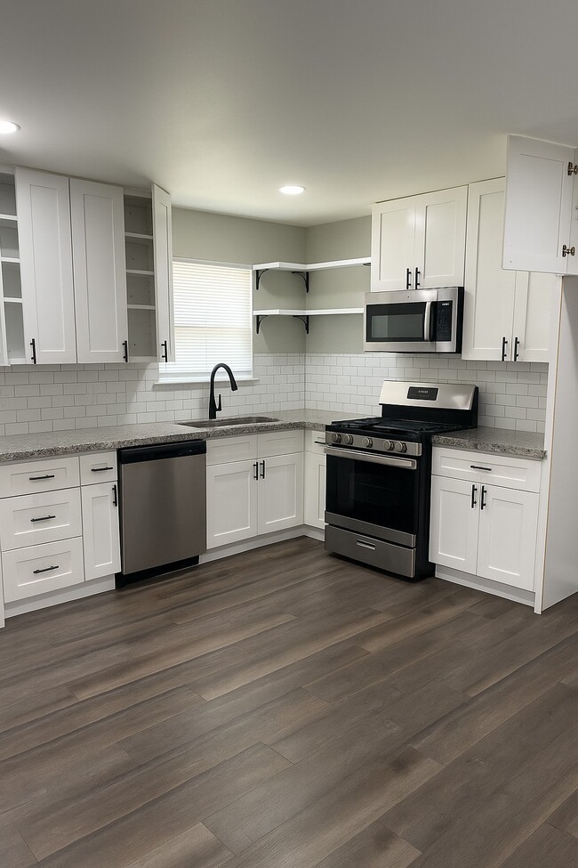 Building Photo - 7317 Briefway St Unit B Rental