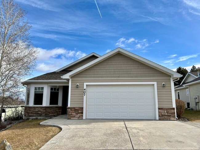 Photo - Charming 3 Bed 2 Bath Single Family Home W/ Attached Garage and Private Patio!