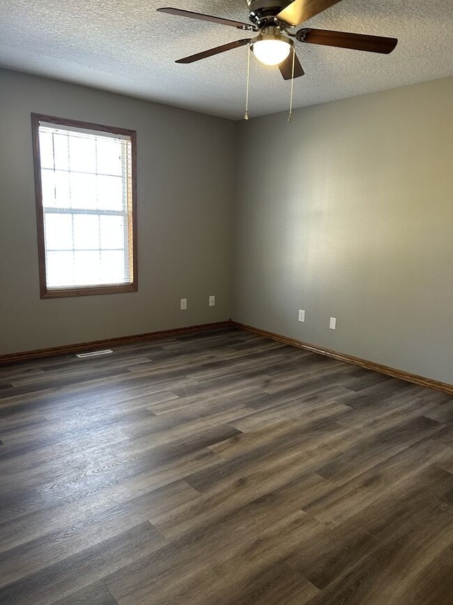 Photo - 719 E Madison St Unit 719 E. Madison Apt. B