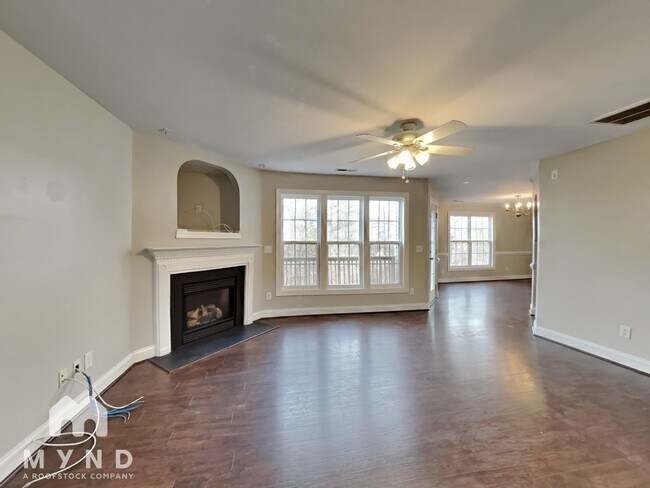 Photo - 112 Tyler Gate Ln