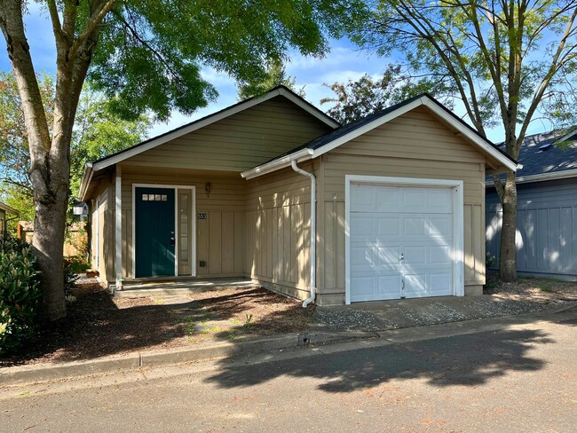 Cute 2 Bedroom 1 Bath House - Cute 2 Bedroom 1 Bath House