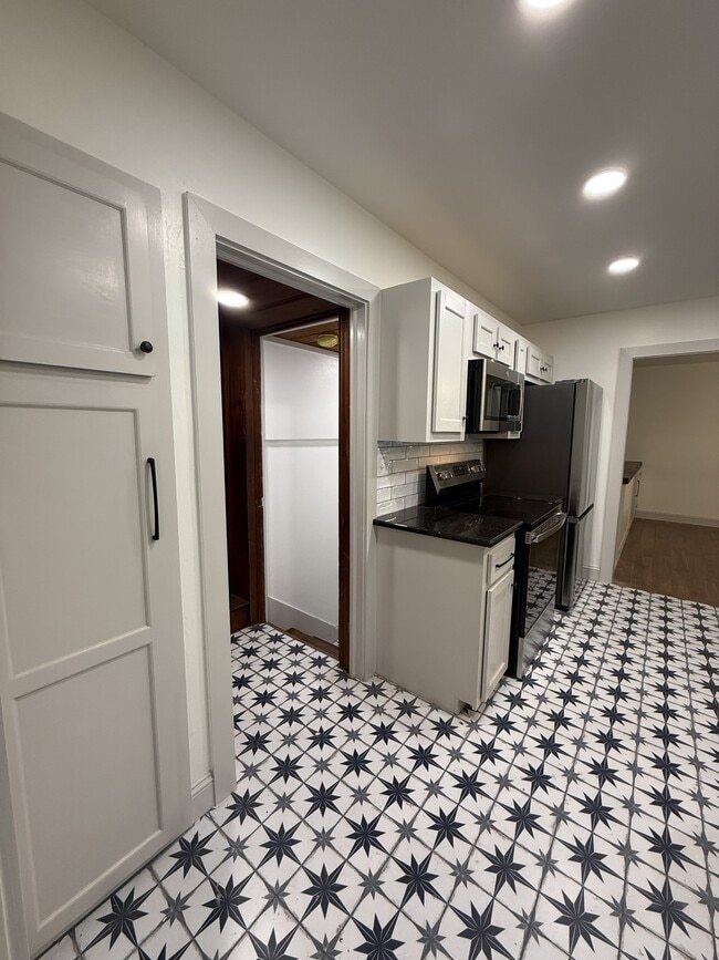 Photo - 1802 W 6th Ave