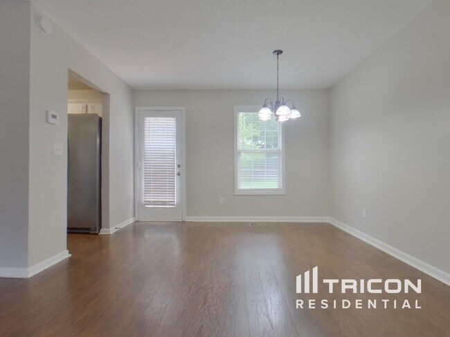 Photo - 114 Ivy Brook Dr