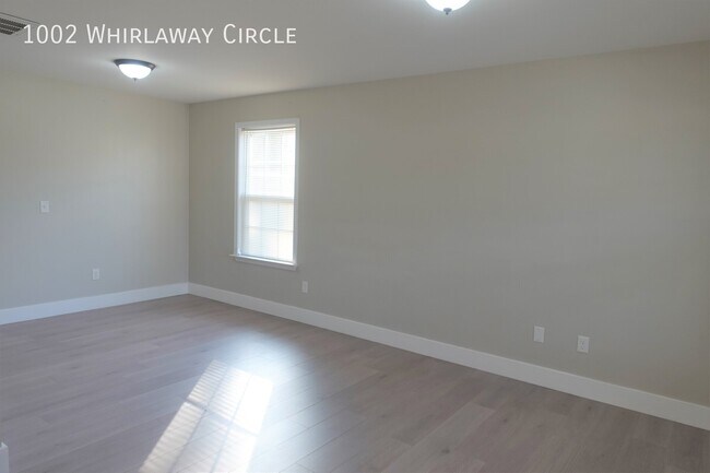 1002 Whirlaway Cir