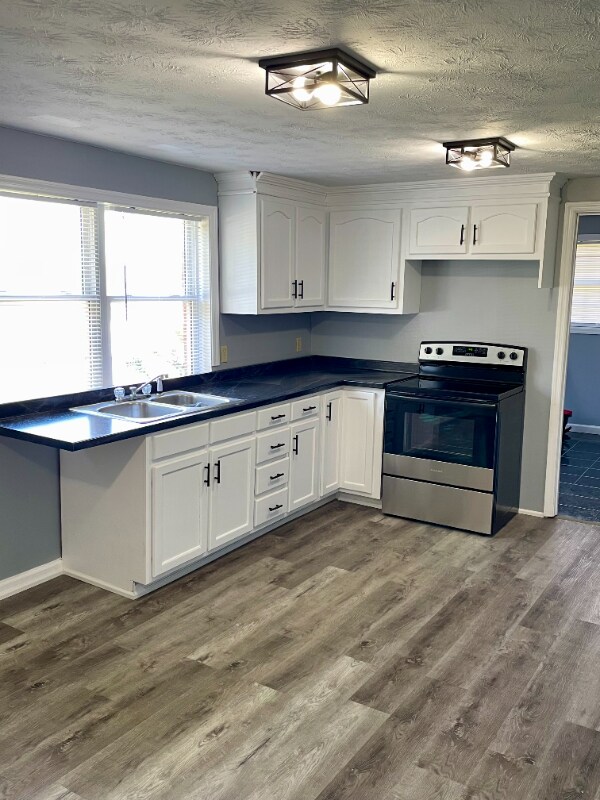 Photo - 239 N McWhorter St