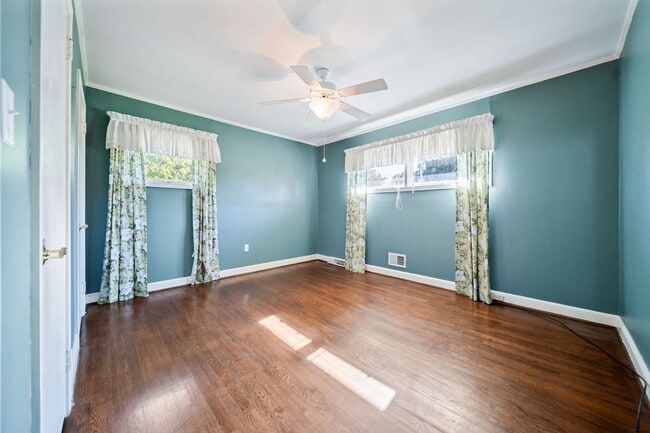 Photo - Cozy 4-Bedroom 2 bath home. MOVE -IN BY 12/31 AND RECEIVE HALF OFF FIRST MONTH'S RENT!!!!!!!