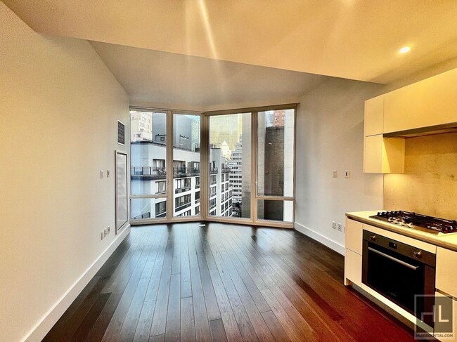 Photo - East 44th Street Unit 18G