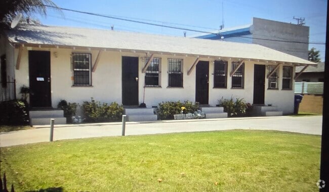 Building Photo - 5721 Loveland St Rental