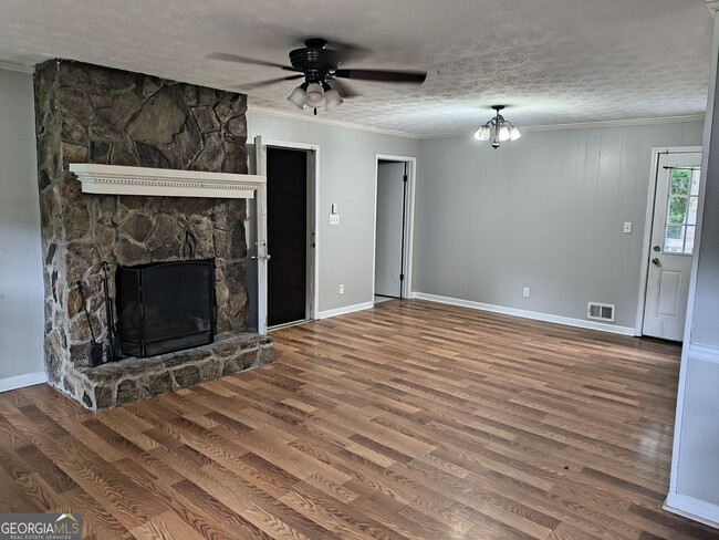 Photo - 1678 Ridgeview Dr NW