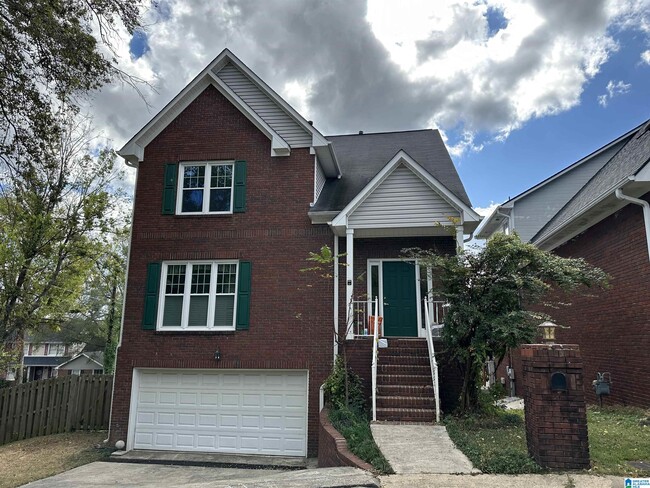 Photo - 1715 Columbiana Ln