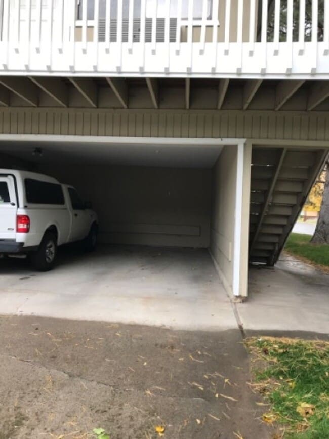 Photo - 747 Meadows Dr Unit 4