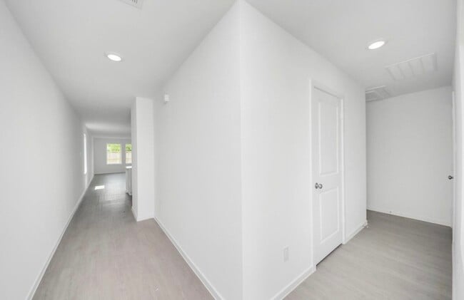 Photo - 27438 Sweetwater Bay Dr