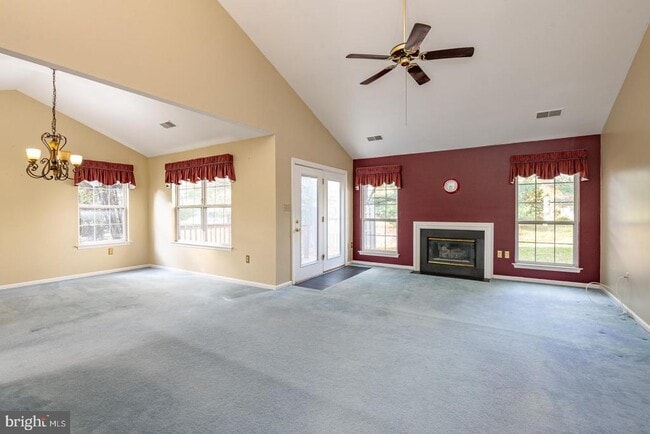 Photo - 193 Hawthorne Ct