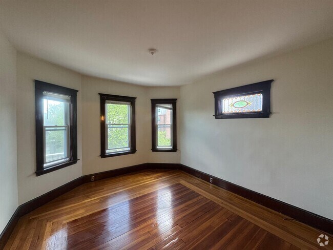 Building Photo - 298A Highland Ave Unit 3 Rental