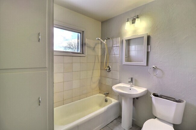 Photo - 803 Gross Ave