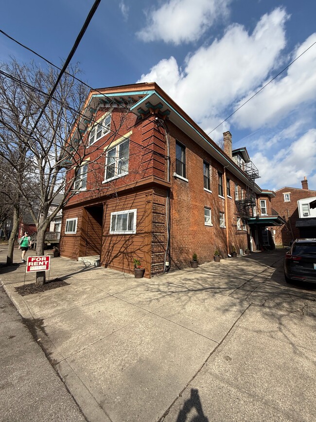 329 Taylor Ave Unit 7