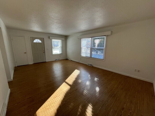 Photo - Dennis Riverfront Unidad Front