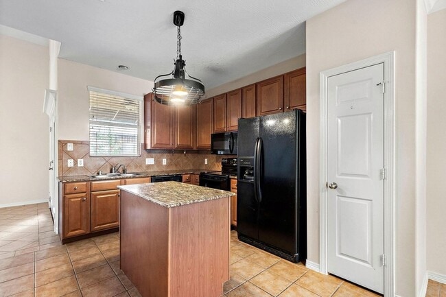 816 Sterling Creek Cir