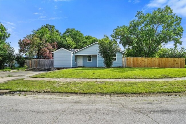 Photo - 1615 Hiller St House