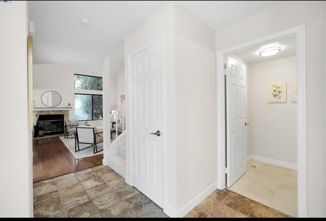 Photo - 316 Del Monte Way