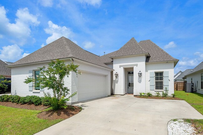 Beautiful home with high end finishes - Beautiful home with high end finishes
