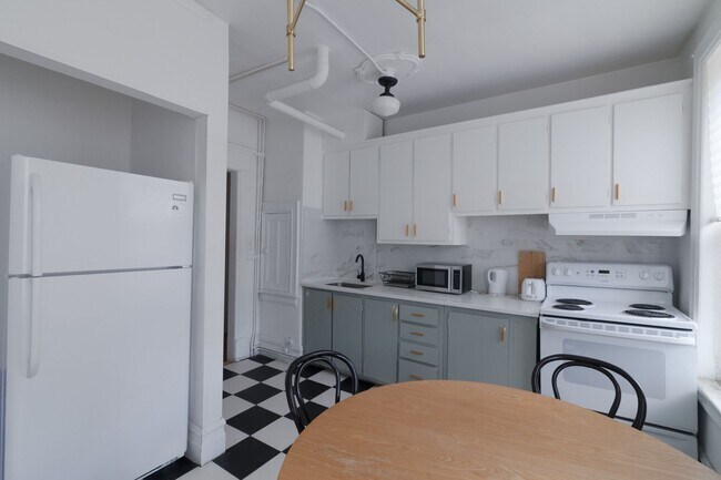 Building Photo - 1245 Rue St Marc Unit 30