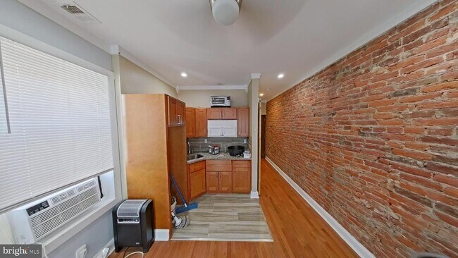 Photo - 122 N 53rd St