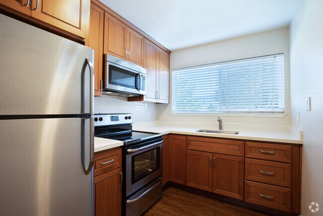 1BR, 1BA - 560SF