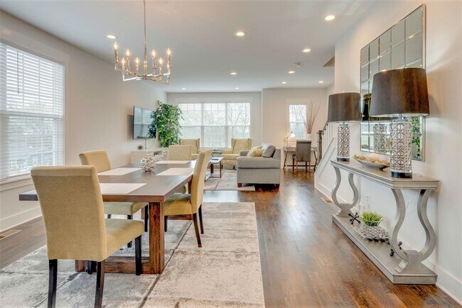 Photo - 601 Ries Ave