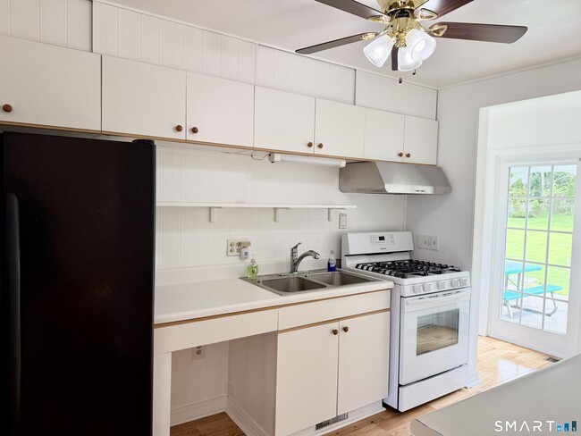 Photo - 79 S B St